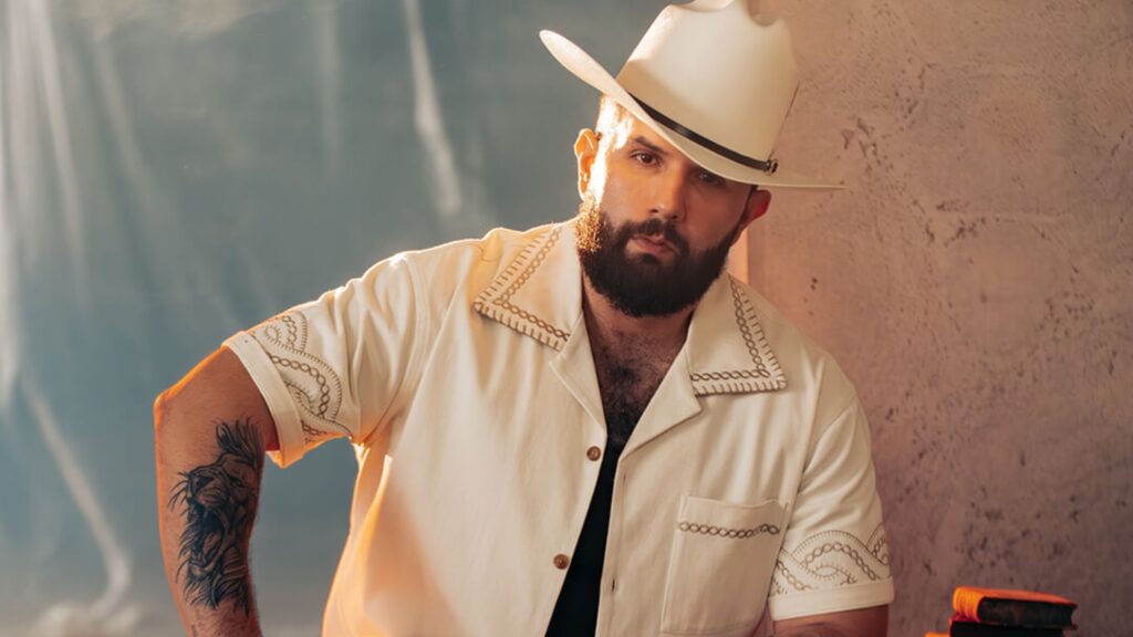 Carín León será el primer latino en el Sphere y llevará su festival a España