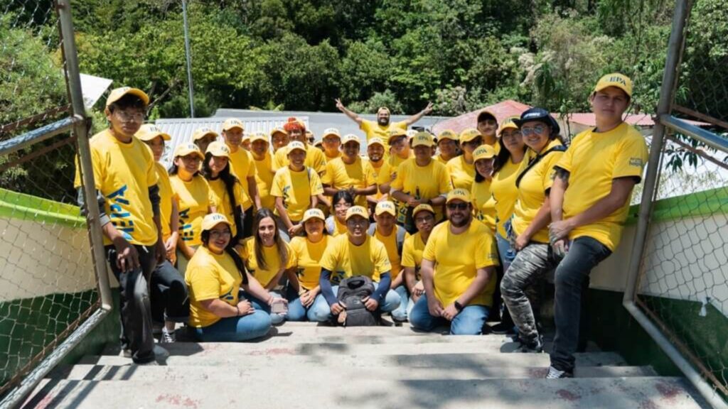 Epanos transforma la Escuela Las Crucitas con una jornada llena de color