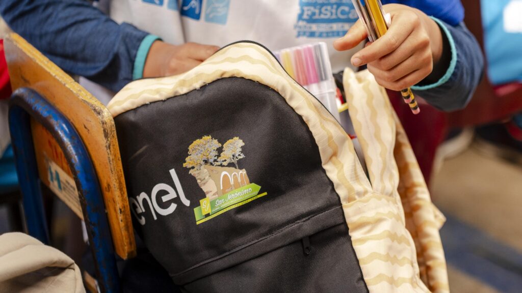 Enel Guatemala promueve sostenibilidad y emprendimiento con reciclaje de uniformes