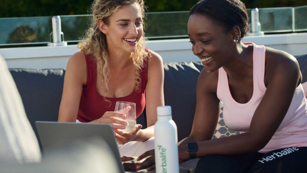 Día del Emprendimiento: nuevas generaciones impulsan la venta directa en Latinoamérica