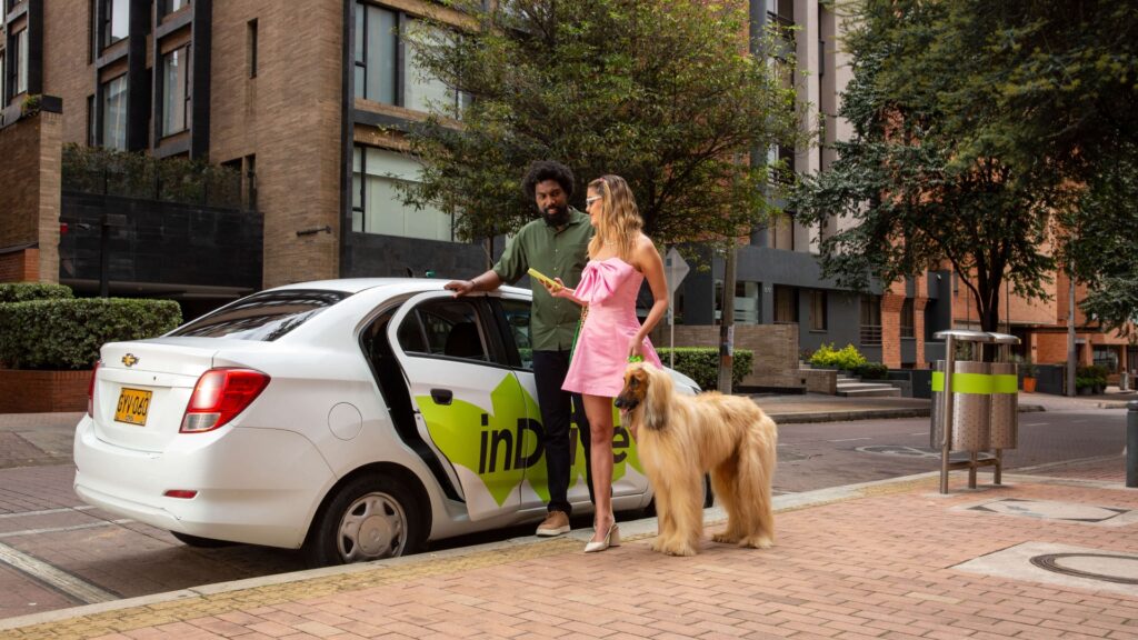 ¿Plan con tu mascota? Así puedes moverte, resolver imprevistos y conseguir lo que necesitas en minutos