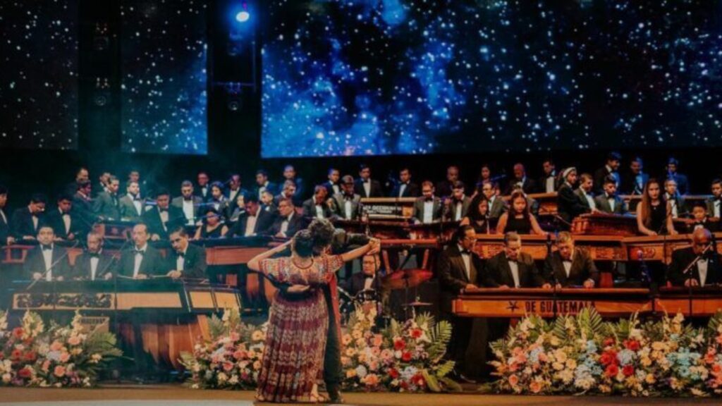 Guatemala celebra a mamá con marimbas y un encuentro familiar lleno de cultura