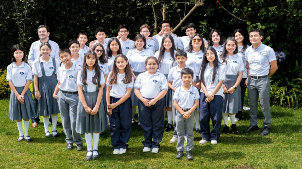 Estudiantes guatemaltecos sobresalen en SASMO 2026 gracias a su excelencia académica