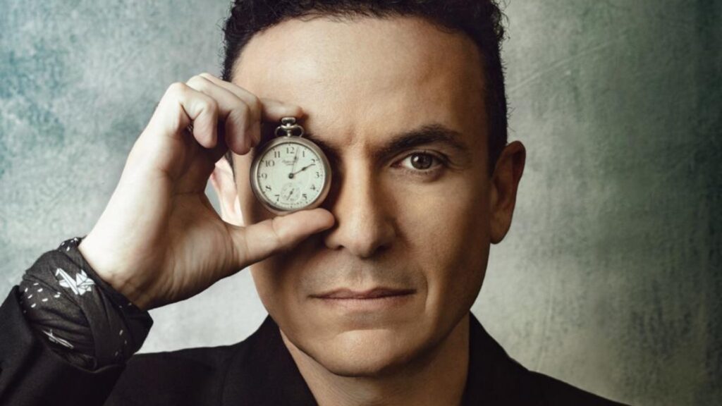 Fonseca presenta su nuevo álbum “Antes Que El Tiempo Se Vaya”, una obra íntima y conectada con sus raíces
