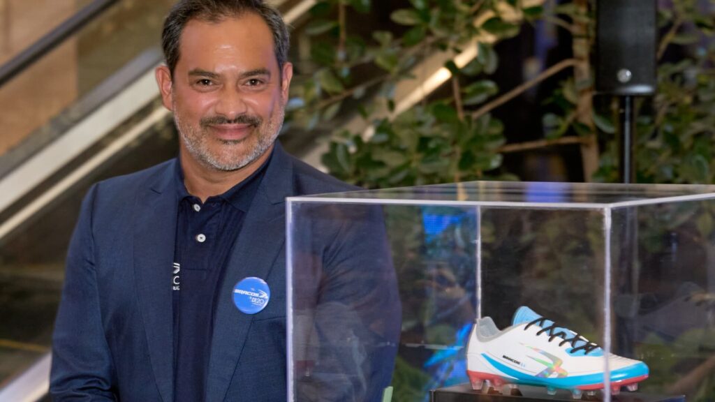 El “Pescadito” Ruiz y Bracos unen estilo y fútbol en una nueva colección