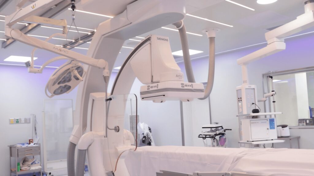 Primera sala híbrida de hemodinamia llega a Guatemala con Hospital El Pilar