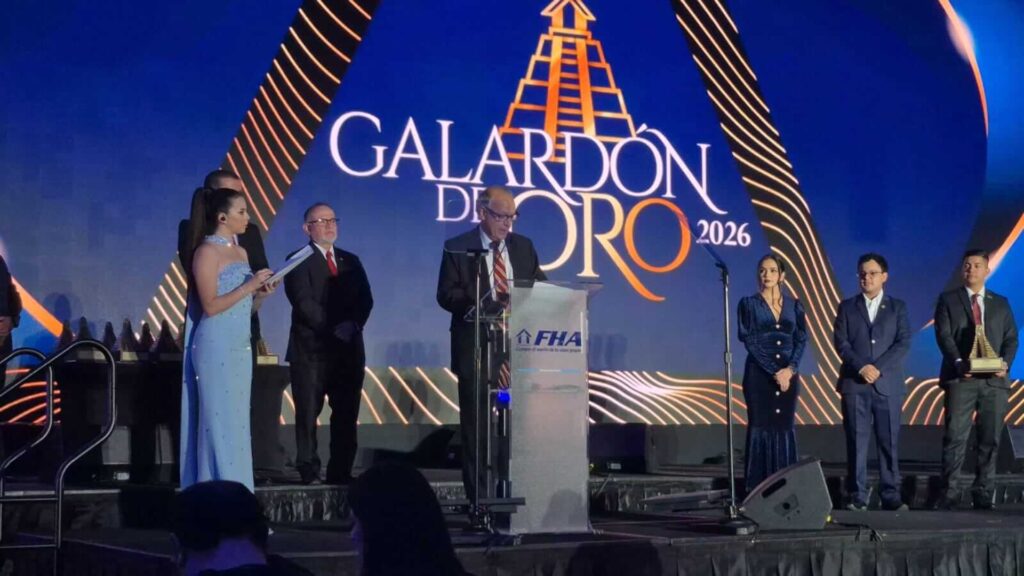 Banco CHN recibe Galardón de Oro del FHA