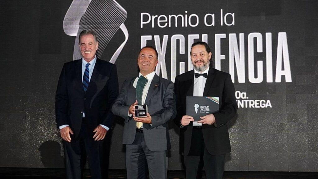 Premio a la Excelencia reconoce obras que impulsan el desarrollo de Guatemala