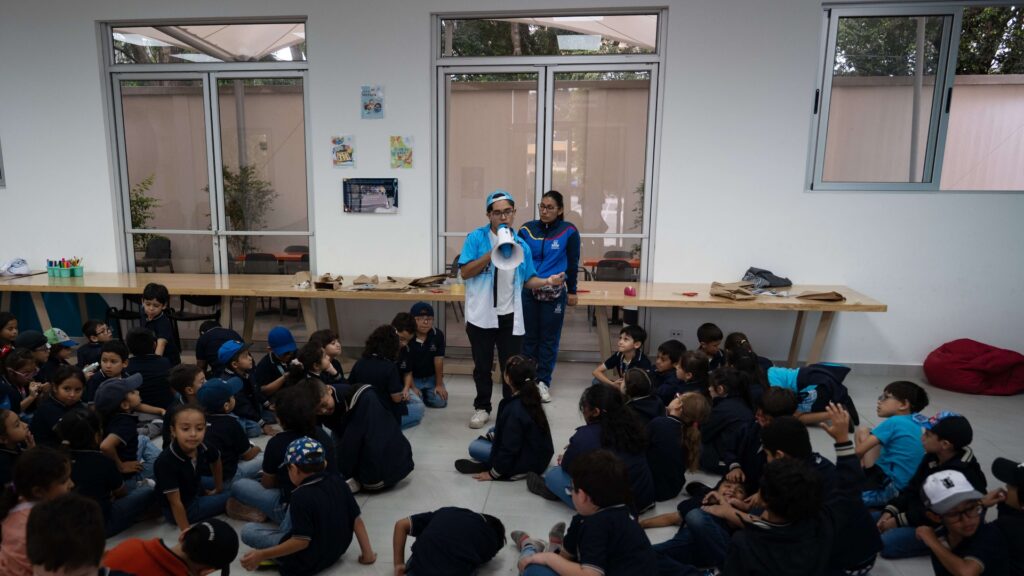 Estudiantes viven una experiencia que promueve el cambio positivo y la sostenibilidad