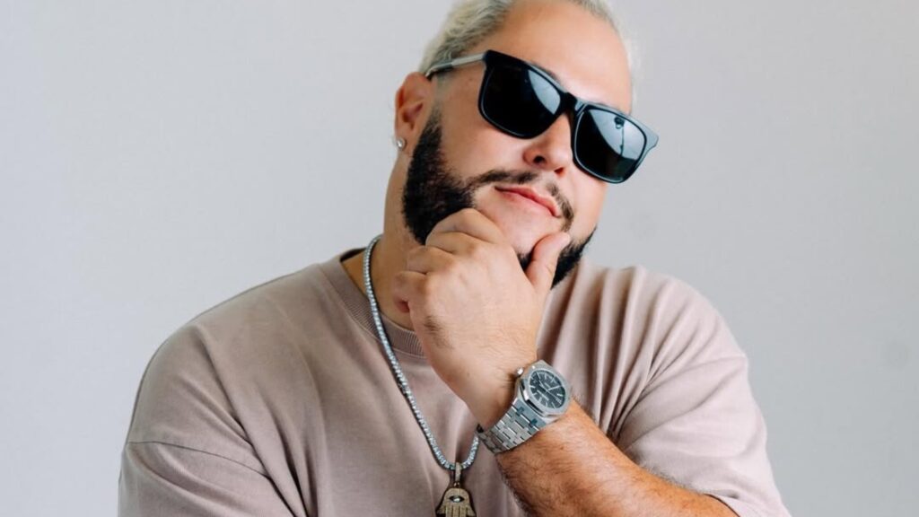 Jay Music reinventa el clásico "La Ventanita" con una nueva versión urbana