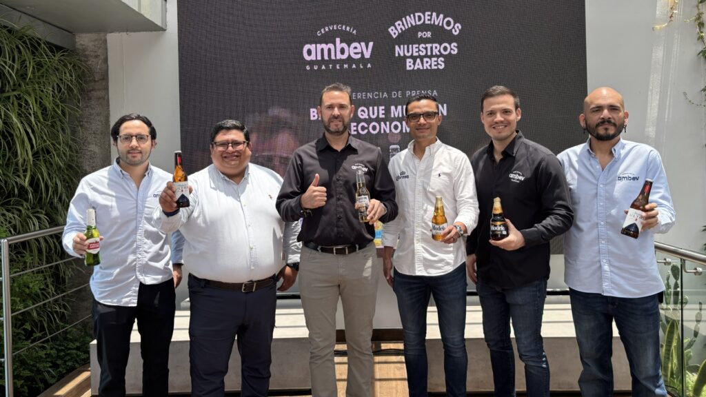 “Salud por los Bares”: Cervecería Ambev destaca el aporte de estos negocios a la economía