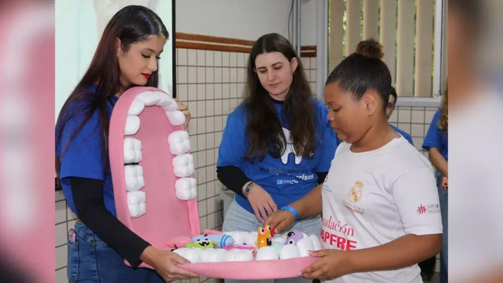 Multiplicadores de Sonrisas fortalece la salud bucodental de niños en escuelas sociodeportivas de la Fundación Real Madrid en Brasil