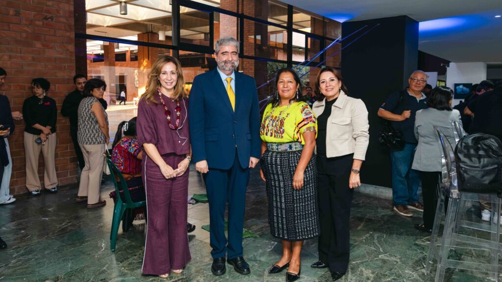 Banco Industrial y Museo Ixchel presentan “La historia detrás del tejido”