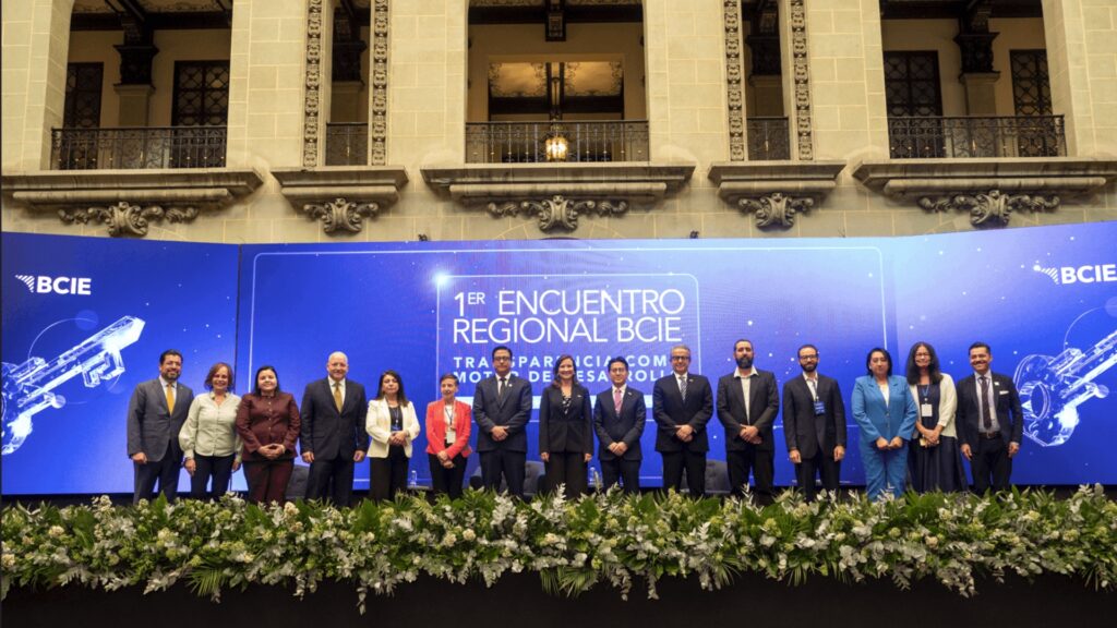 BCIE reúne a representantes de la región para promover la transparencia y el desarrollo