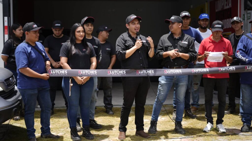 Clutches abre en Chiquimula su sucursal número 27 y continúa su expansión en Guatemala