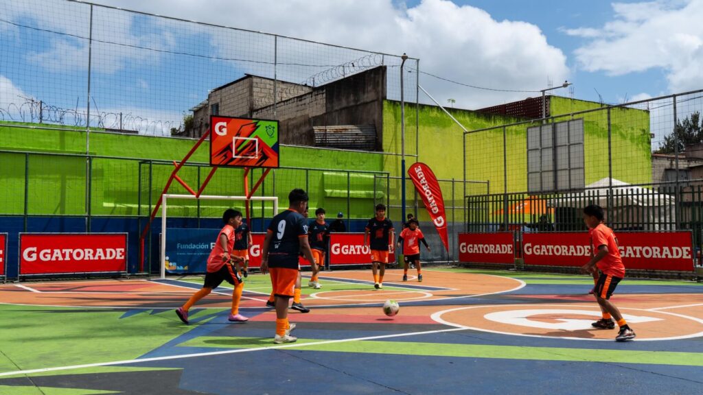 Estadios del Barrio transforma una cancha en La Palmita y abre nuevas oportunidades para los jóvenes