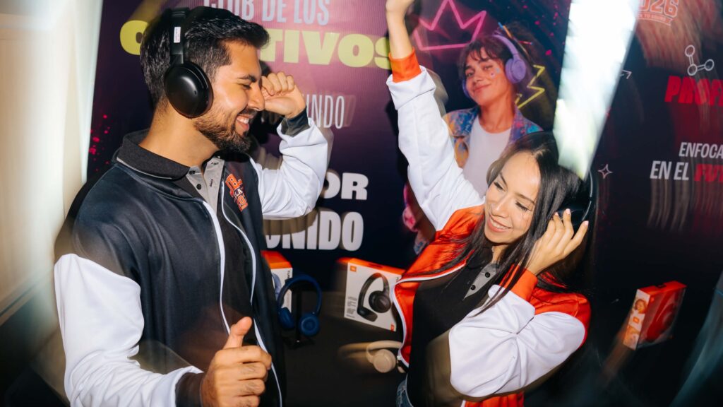 JBL acompaña cada momento, desde tu primera canción hasta la última llamada