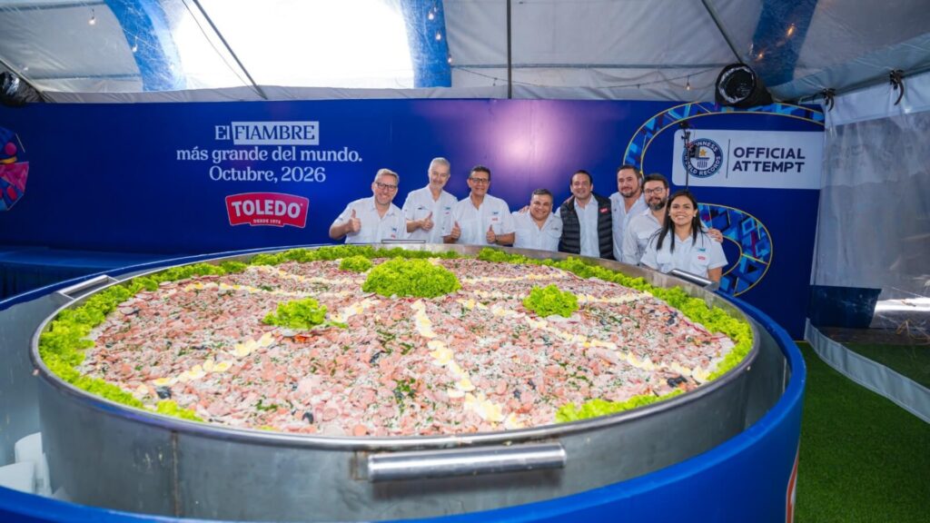 Guatemala obtiene un Guinness World Records por el fiambre más grande del mundo