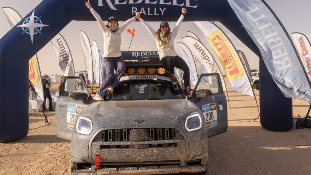 MINI sube al podio en su debut en el Rebelle Rally 2026